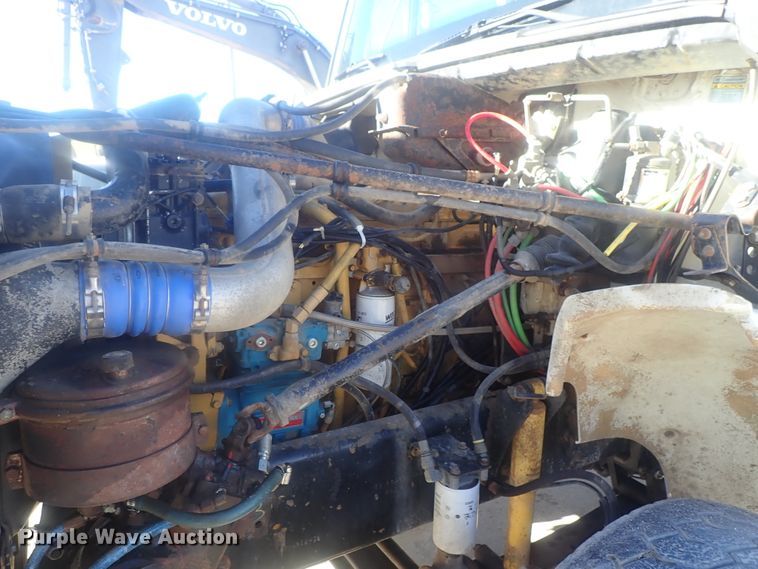 image for item DI7422 2000 Freightliner FL112  dump truck