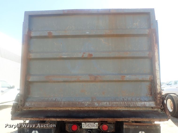 image for item DI7422 2000 Freightliner FL112  dump truck