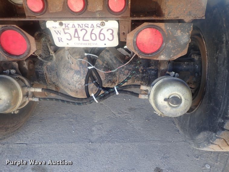 image for item DI7422 2000 Freightliner FL112  dump truck