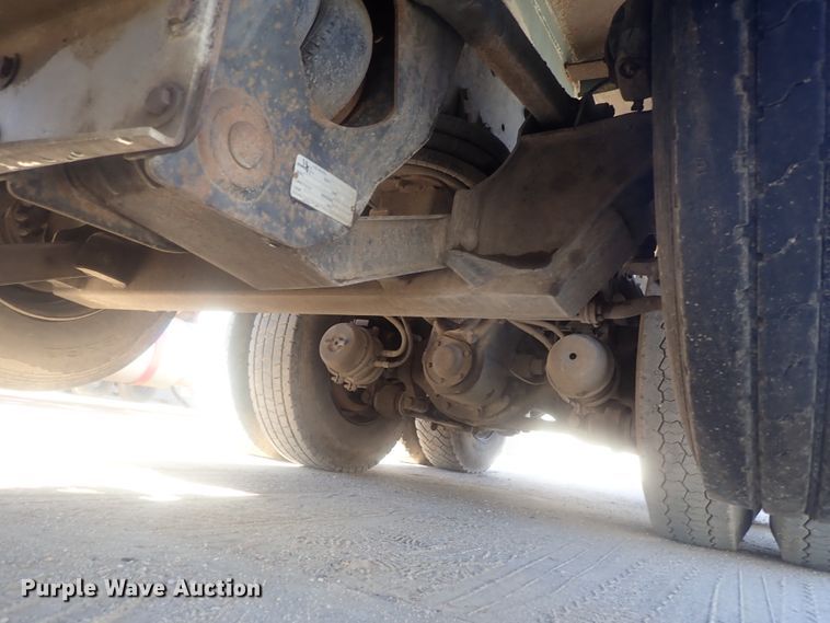 image for item DI7422 2000 Freightliner FL112  dump truck