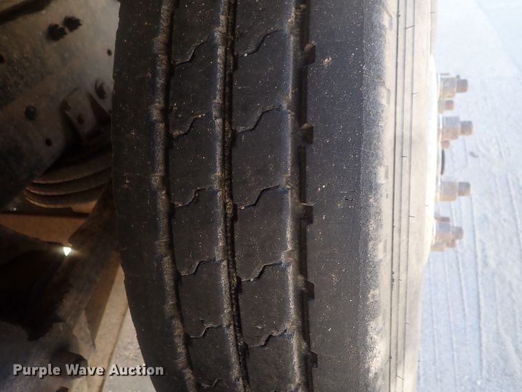 image for item DI7422 2000 Freightliner FL112  dump truck