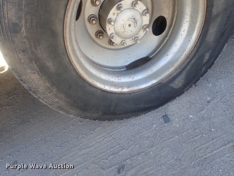 image for item DI7422 2000 Freightliner FL112  dump truck