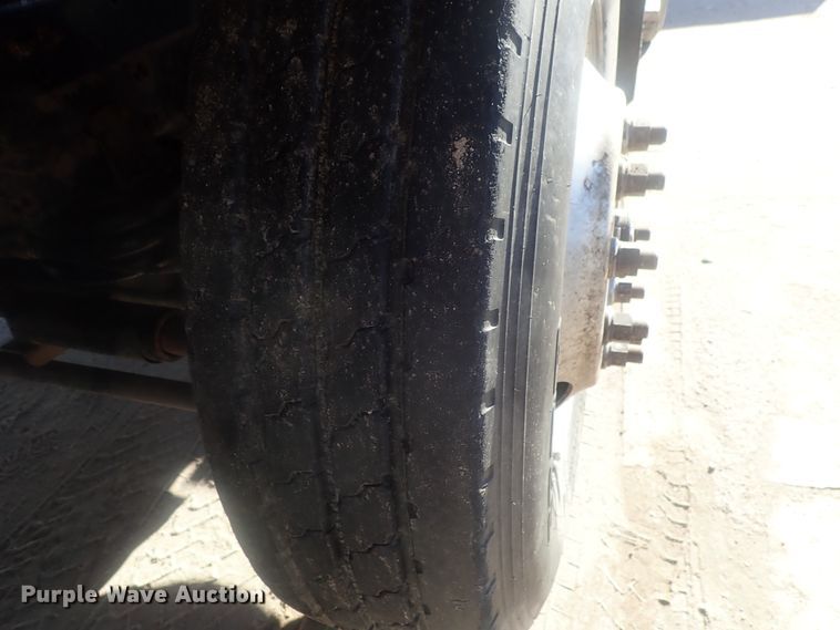 image for item DI7422 2000 Freightliner FL112  dump truck