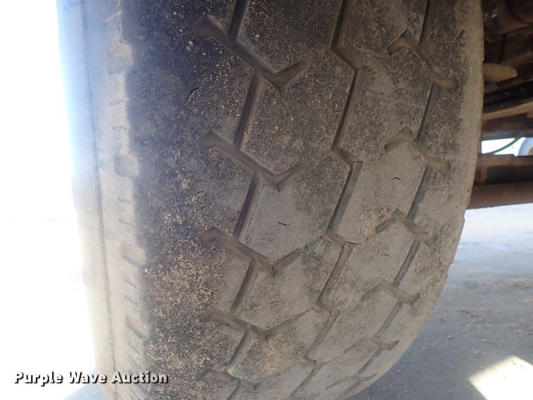 image for item DI7422 2000 Freightliner FL112  dump truck