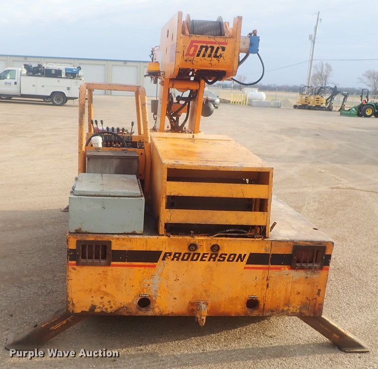 image for item DI7454 Broderson IC-35-2B  crane