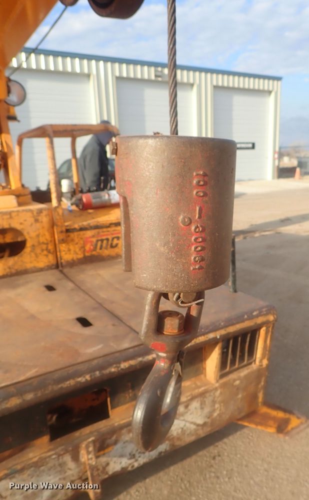 image for item DI7454 Broderson IC-35-2B  crane