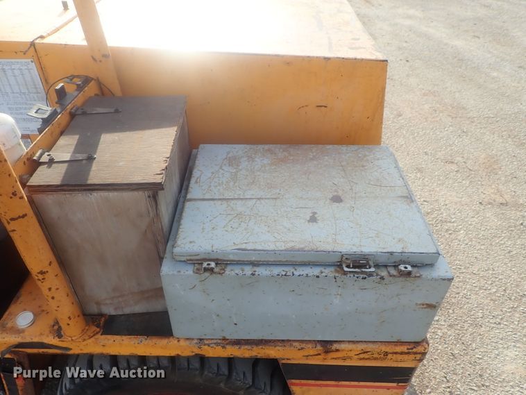 image for item DI7454 Broderson IC-35-2B  crane