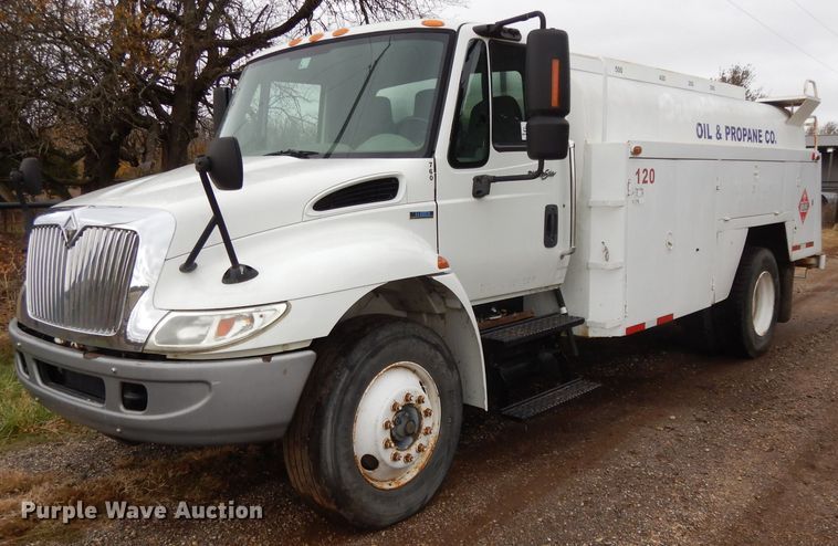 image for item DI8054 2008 International 4300  fuel truck