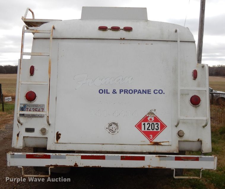 image for item DI8054 2008 International 4300  fuel truck