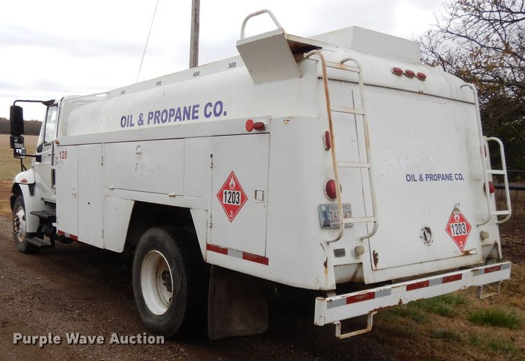 image for item DI8054 2008 International 4300  fuel truck