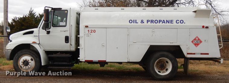 image for item DI8054 2008 International 4300  fuel truck