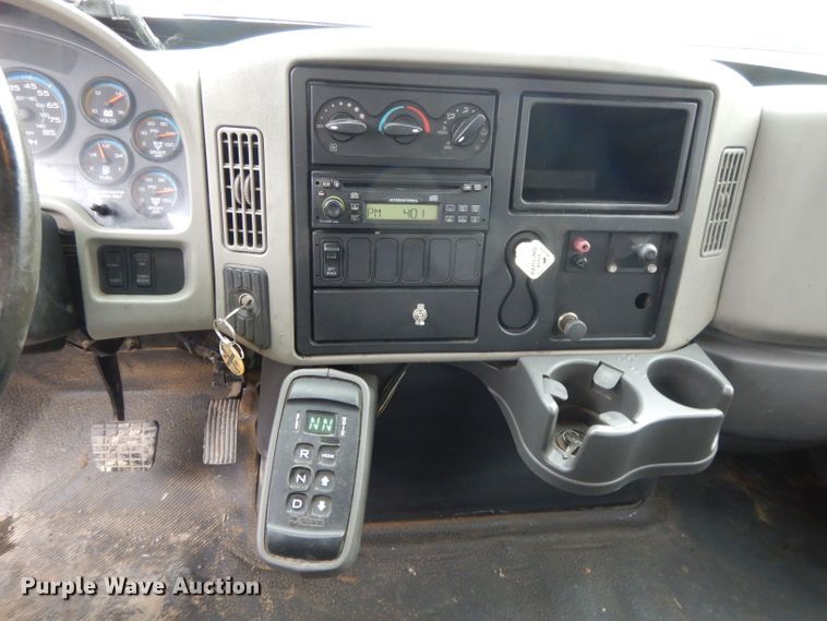 image for item DI8054 2008 International 4300  fuel truck