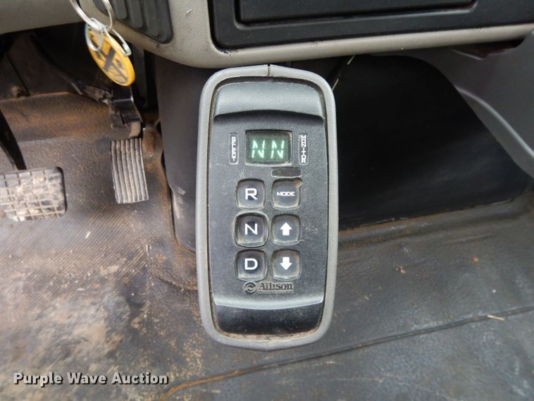 image for item DI8054 2008 International 4300  fuel truck