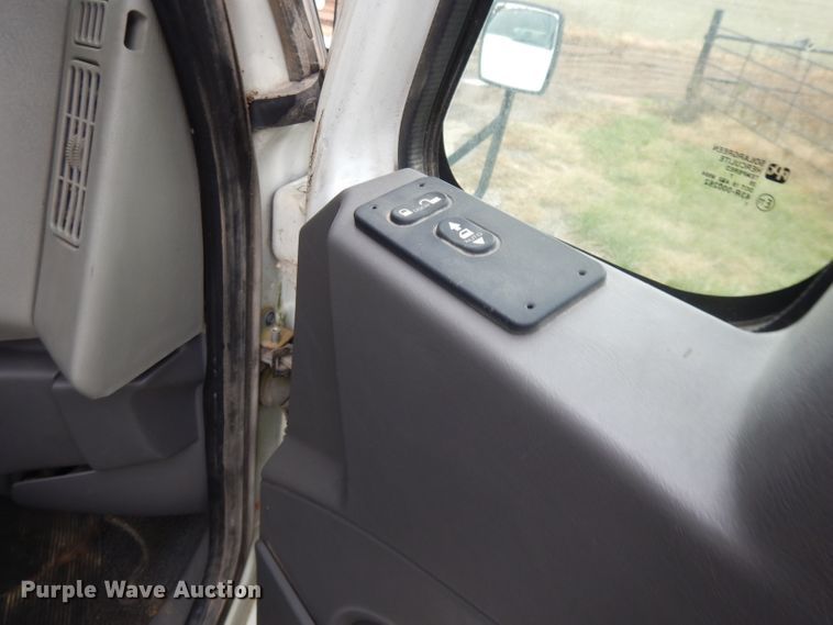 image for item DI8054 2008 International 4300  fuel truck
