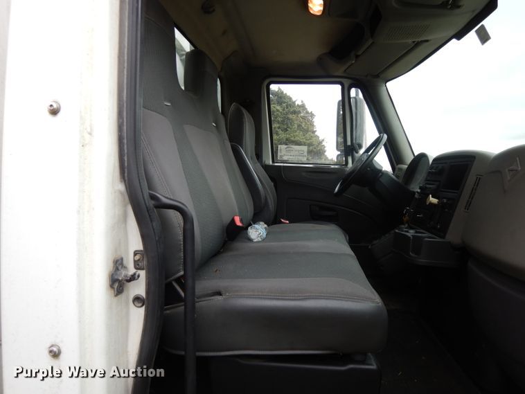 image for item DI8054 2008 International 4300  fuel truck