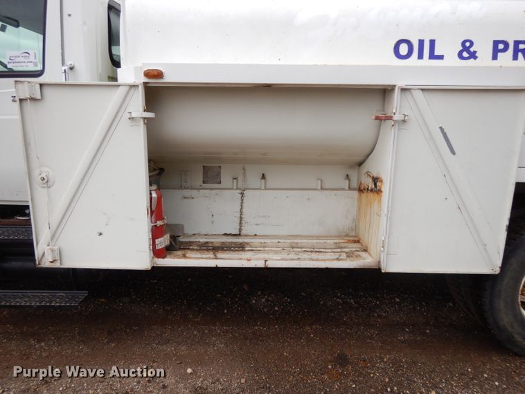image for item DI8054 2008 International 4300  fuel truck