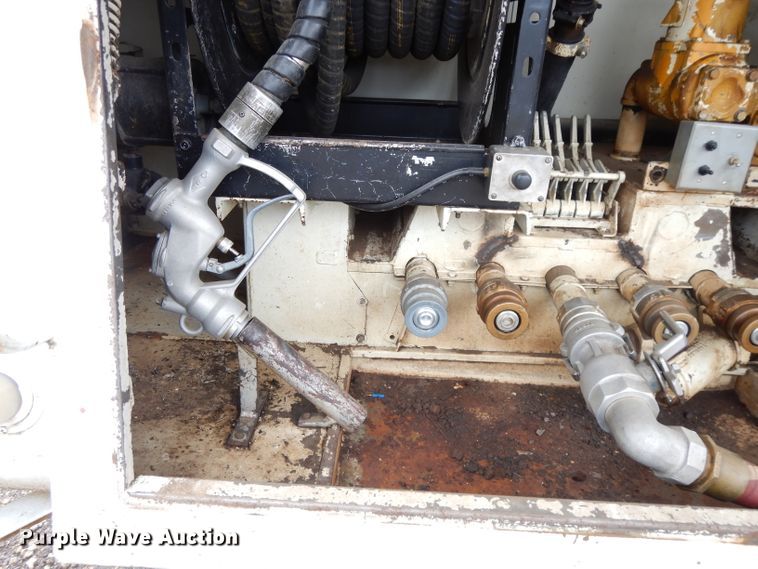 image for item DI8054 2008 International 4300  fuel truck