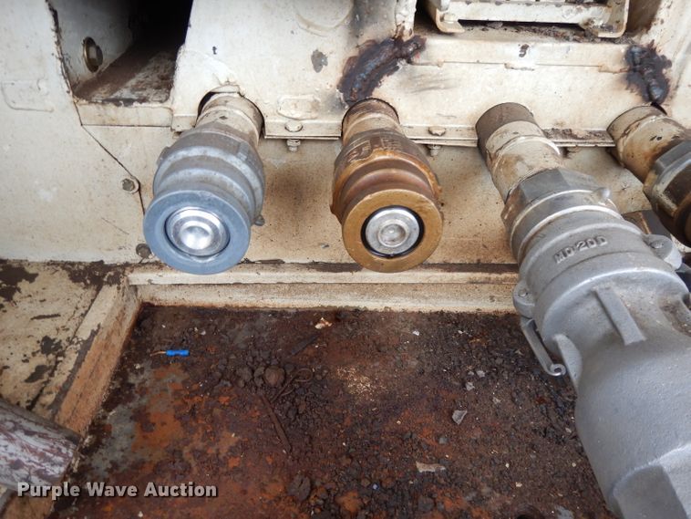 image for item DI8054 2008 International 4300  fuel truck