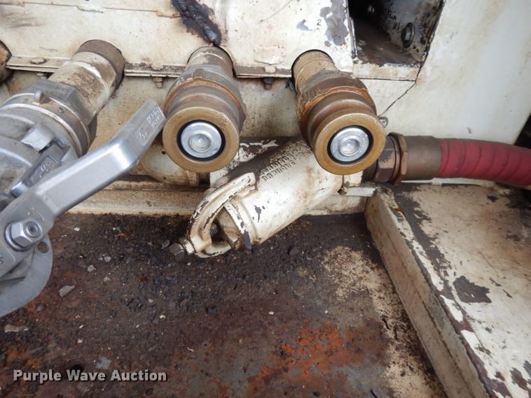 image for item DI8054 2008 International 4300  fuel truck