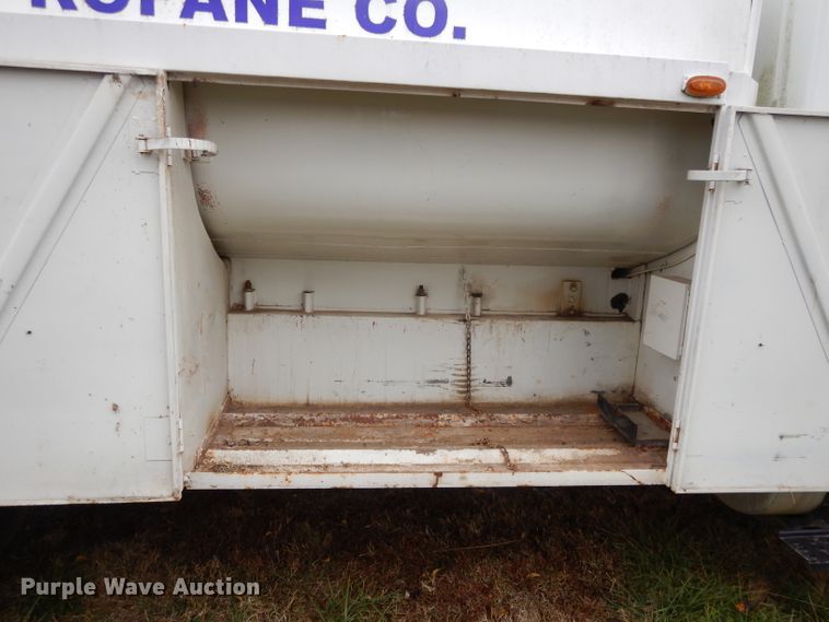 image for item DI8054 2008 International 4300  fuel truck