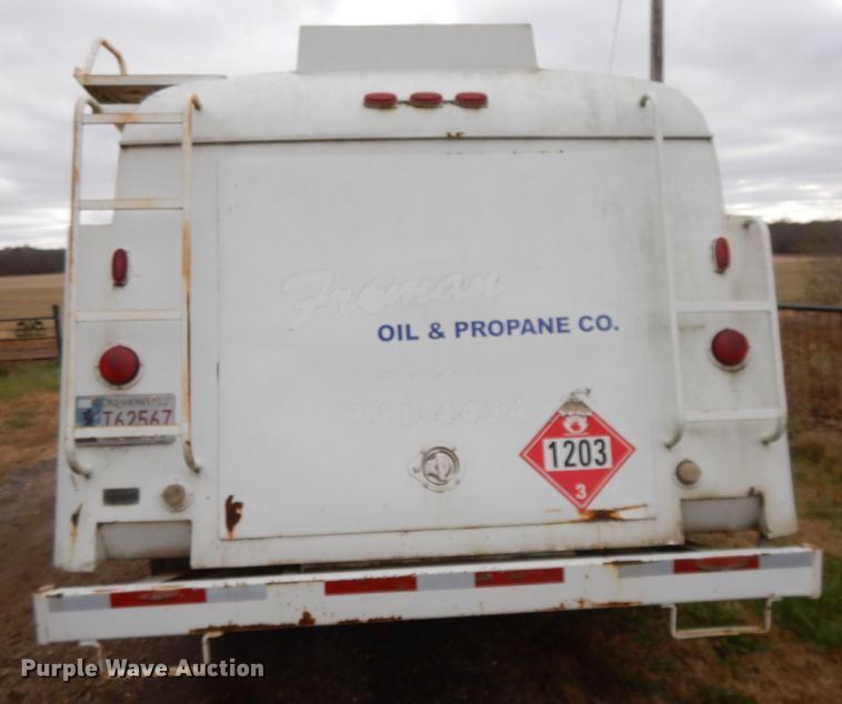 image for item DI8054 2008 International 4300  fuel truck
