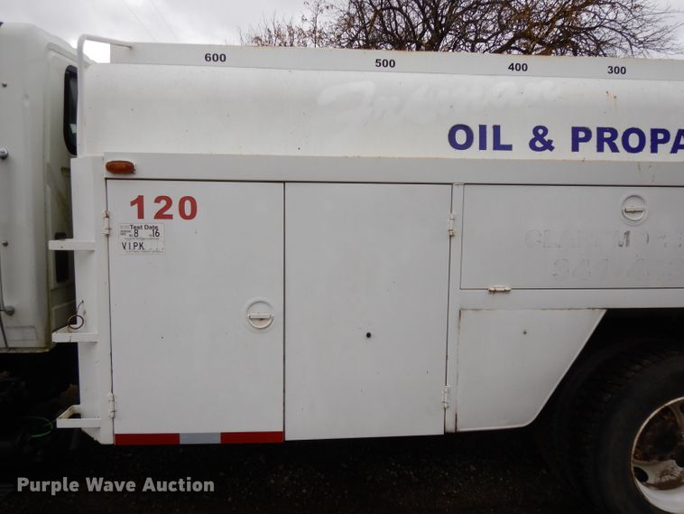 image for item DI8054 2008 International 4300  fuel truck