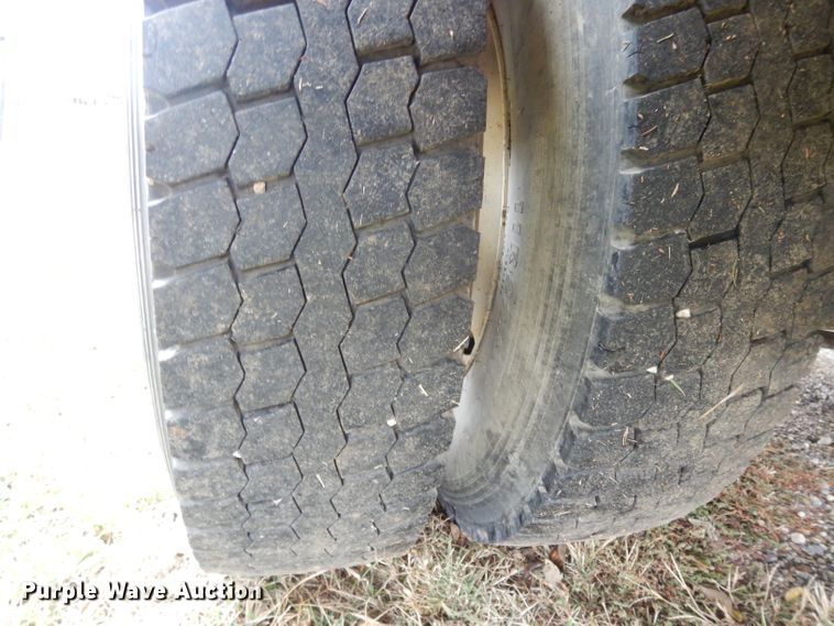image for item DI8054 2008 International 4300  fuel truck
