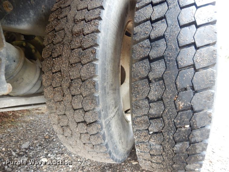 image for item DI8054 2008 International 4300  fuel truck