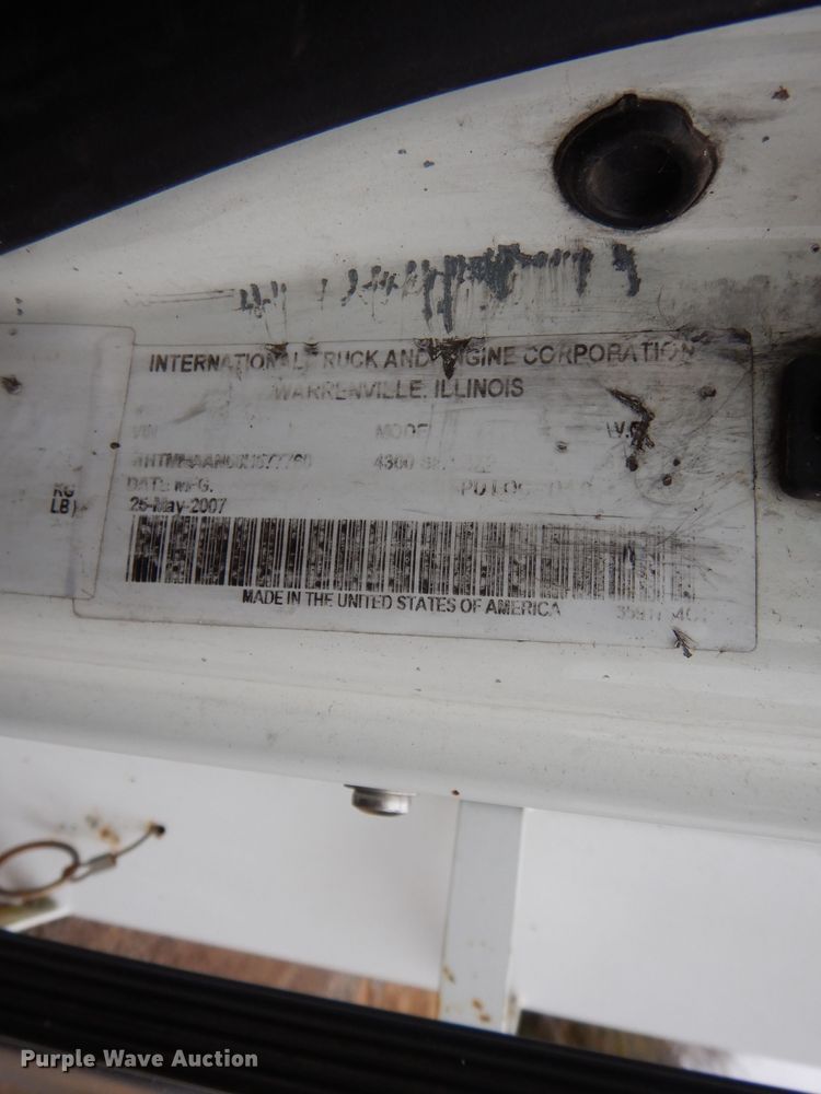 image for item DI8054 2008 International 4300  fuel truck