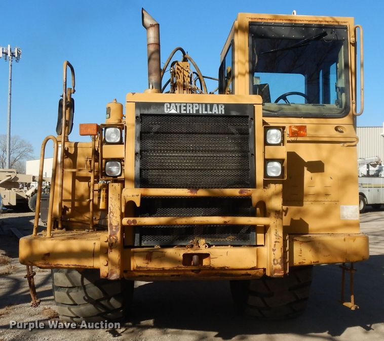 image for item DI8188 1996 Caterpillar 621F  conventional scraper