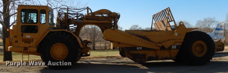 image for item DI8188 1996 Caterpillar 621F  conventional scraper