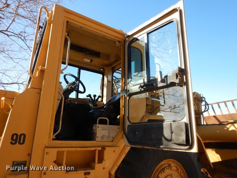 image for item DI8188 1996 Caterpillar 621F  conventional scraper