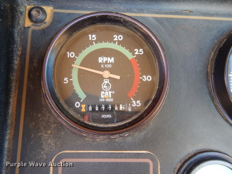 image for item DI8188 1996 Caterpillar 621F  conventional scraper