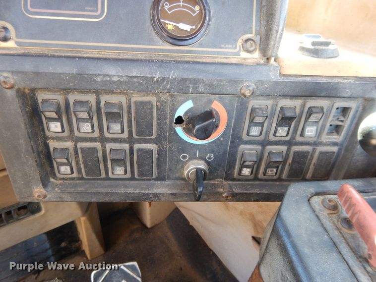 image for item DI8188 1996 Caterpillar 621F  conventional scraper