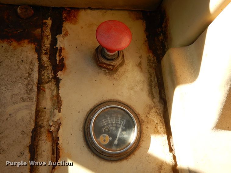 image for item DI8188 1996 Caterpillar 621F  conventional scraper