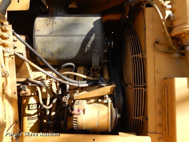 image for item DI8188 1996 Caterpillar 621F  conventional scraper