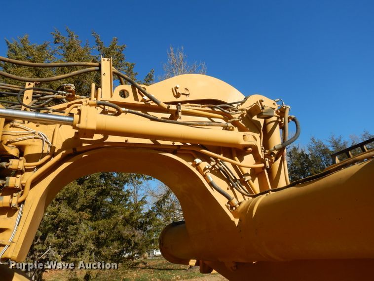 image for item DI8188 1996 Caterpillar 621F  conventional scraper