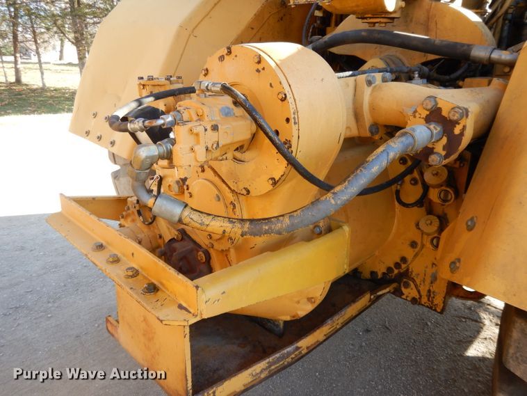 image for item DI8188 1996 Caterpillar 621F  conventional scraper