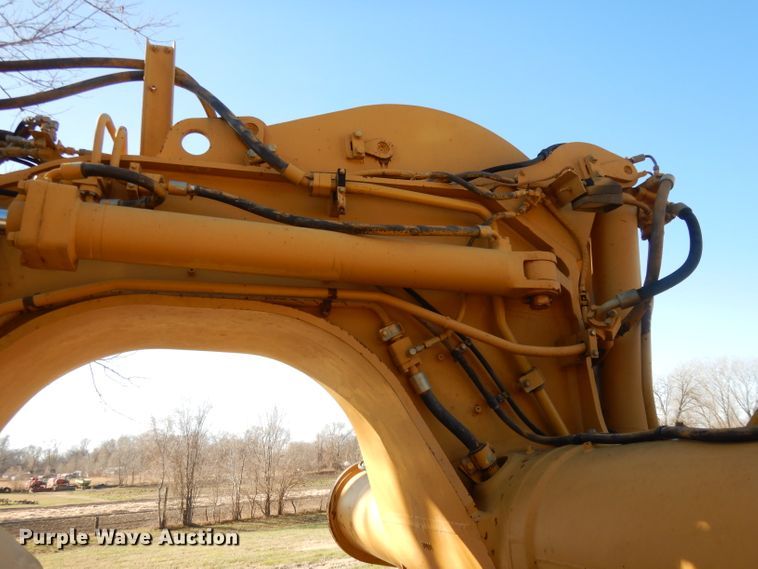 image for item DI8188 1996 Caterpillar 621F  conventional scraper