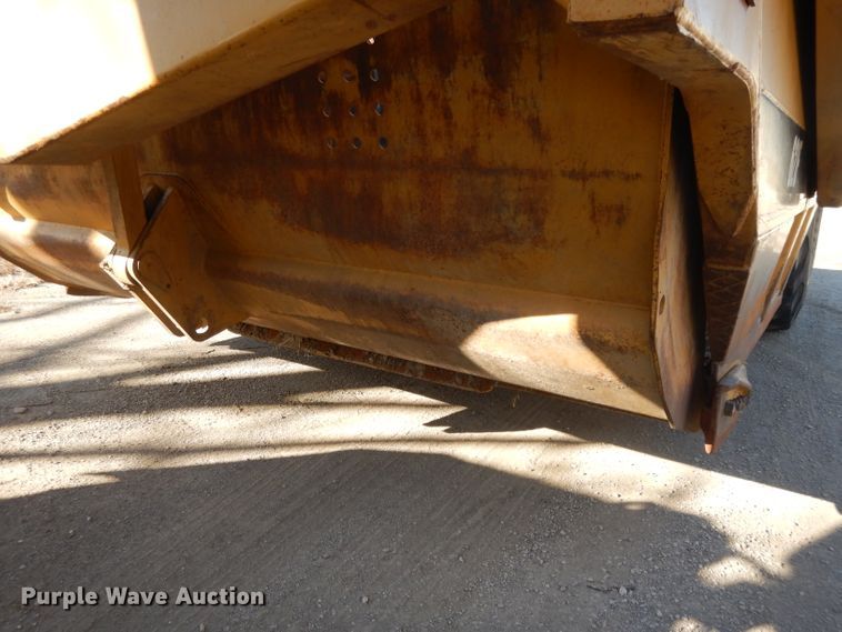 image for item DI8188 1996 Caterpillar 621F  conventional scraper