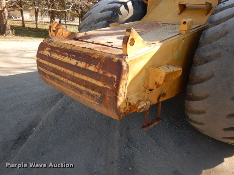 image for item DI8188 1996 Caterpillar 621F  conventional scraper