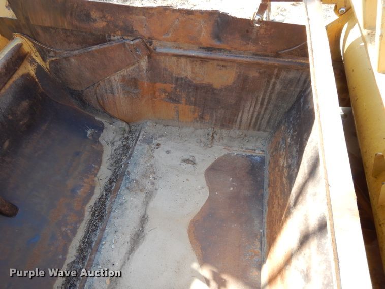 image for item DI8188 1996 Caterpillar 621F  conventional scraper