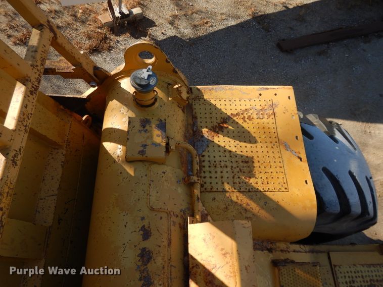 image for item DI8188 1996 Caterpillar 621F  conventional scraper