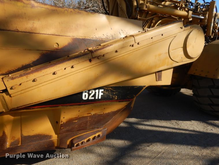 image for item DI8188 1996 Caterpillar 621F  conventional scraper