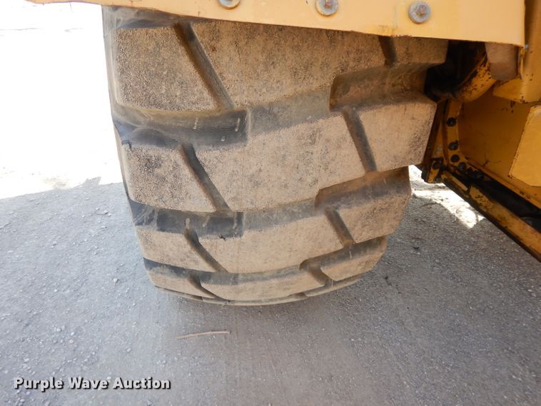 image for item DI8188 1996 Caterpillar 621F  conventional scraper