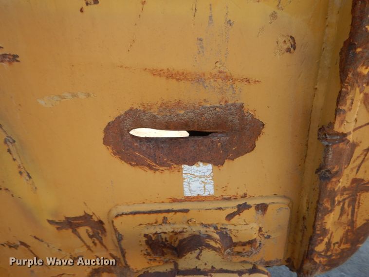 image for item DI8188 1996 Caterpillar 621F  conventional scraper