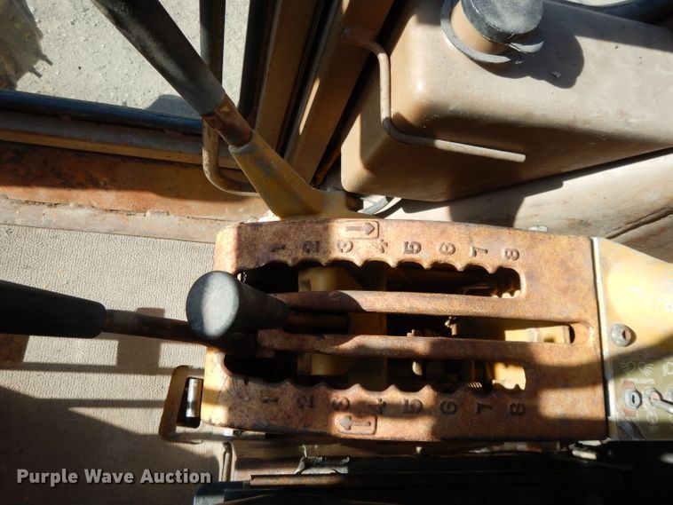 image for item DI8189 1989 Caterpillar 16G  motor grader