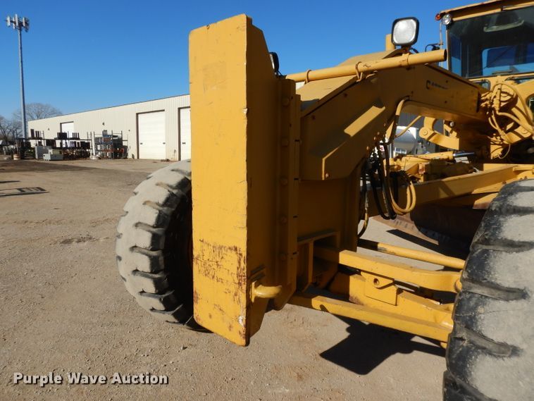image for item DI8189 1989 Caterpillar 16G  motor grader