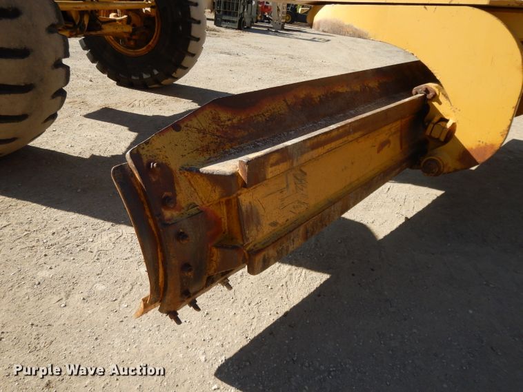 image for item DI8189 1989 Caterpillar 16G  motor grader