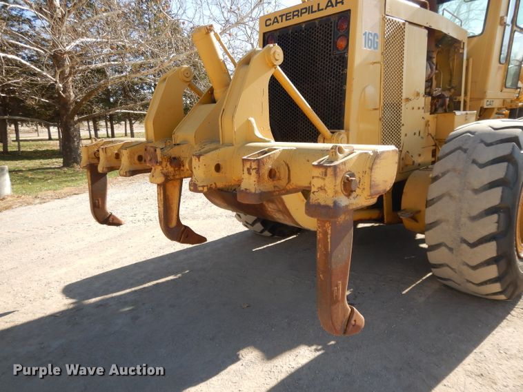 image for item DI8189 1989 Caterpillar 16G  motor grader